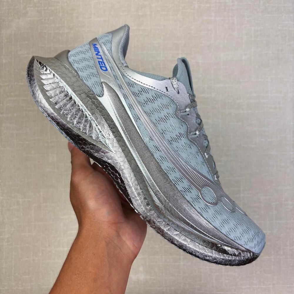 👽 2026 Minted NY x Saucony Endorphin Pro 5 10M